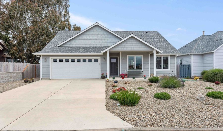 822 SPYGLASS Dr, Bandon, OR 97411 - 3 Beds, 2 Bath
