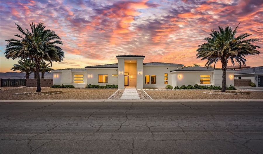 1817 Stovall St, Bullhead City, AZ 86442 - 4 Beds, 4 Bath