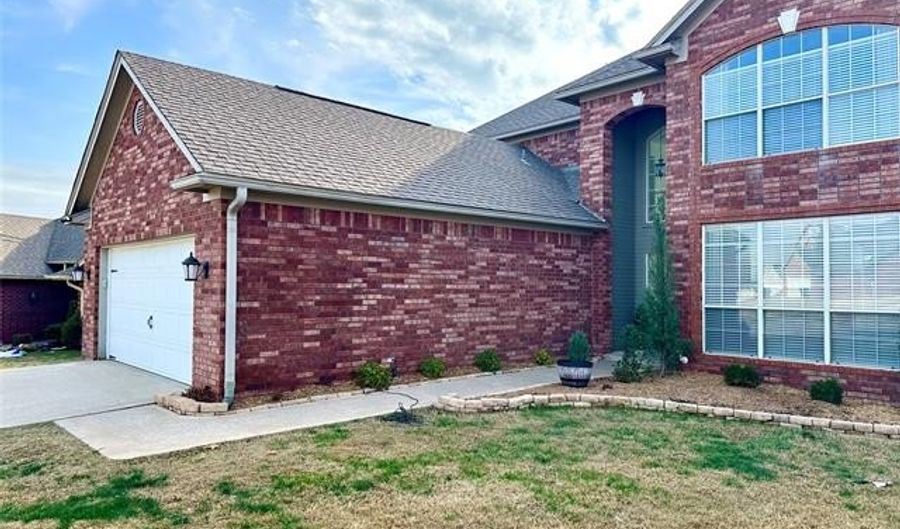 503 Hampton, Ada, OK 74820 - 5 Beds, 3 Bath