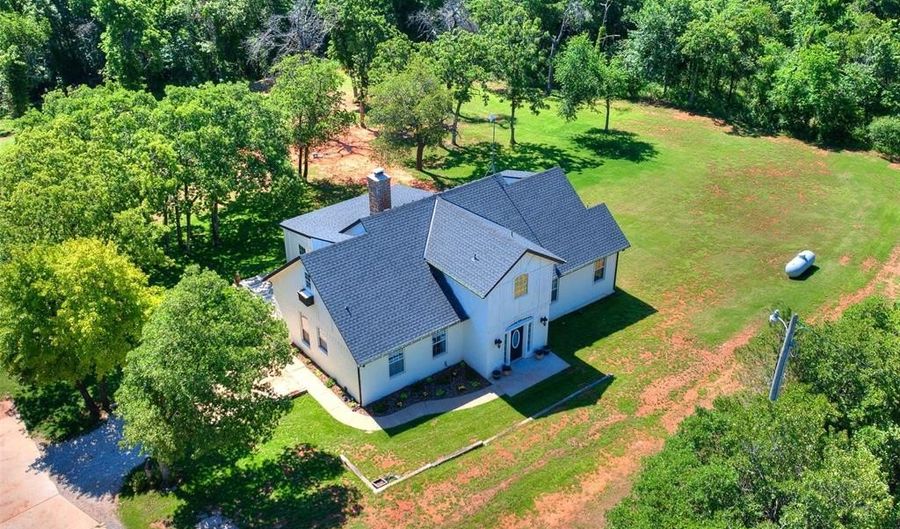 12800 Oakridge Rd, Arcadia, OK 73007 - 6 Beds, 3 Bath