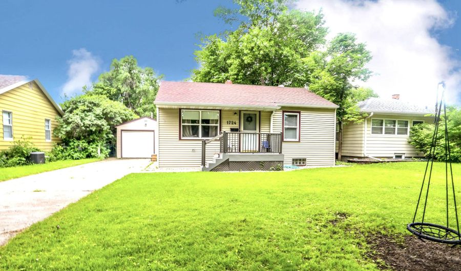 1724 S 1st St, Aberdeen, SD 57401 - 3 Beds, 2 Bath