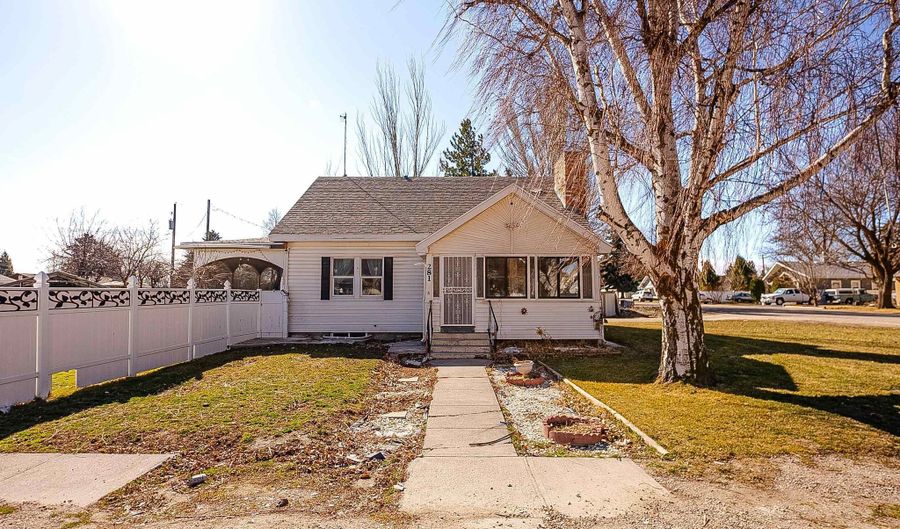 281 W Custer Ave, Aberdeen, ID 83210 - 4 Beds, 2 Bath