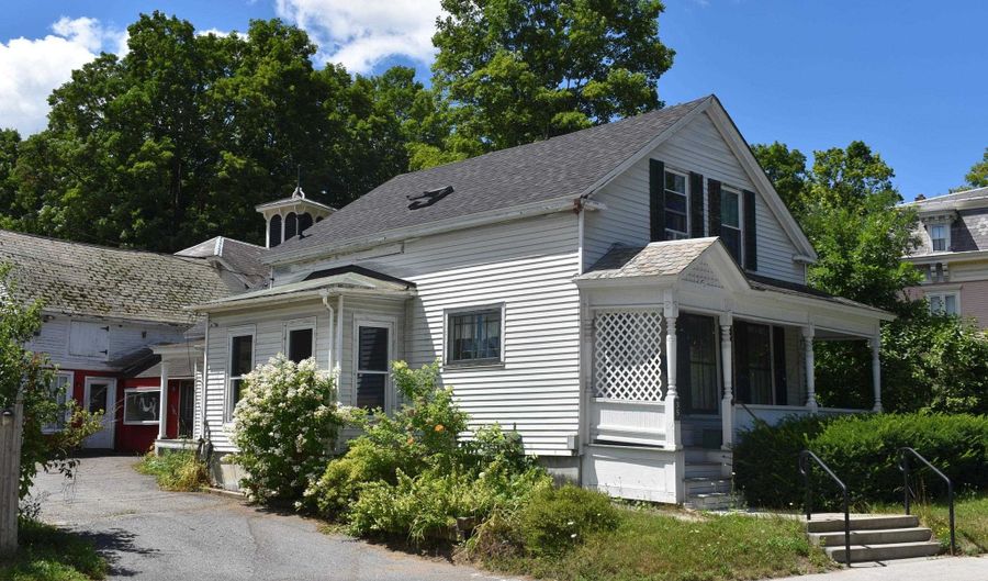 35 Franklin St, Brandon, VT 05733 - 3 Beds, 2 Bath