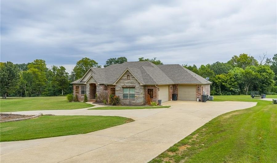 230 Waterfront Cir, Alma, AR 72921 - 3 Beds, 3 Bath