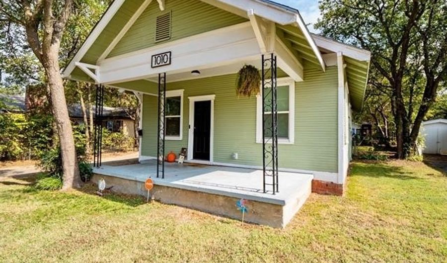1010 Burch St NW, Ardmore, OK 73401 - 2 Beds, 2 Bath