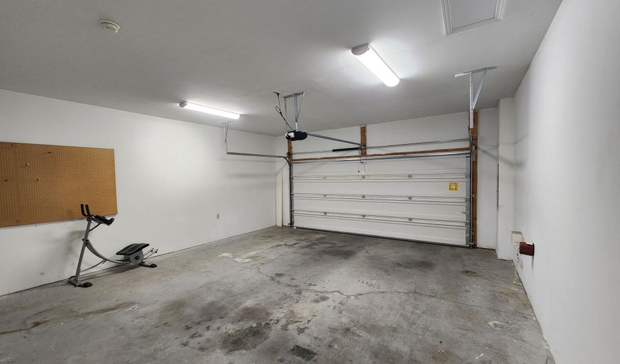 506 Fairway Dr, Athens, TN 37303 - 3 Beds, 2 Bath