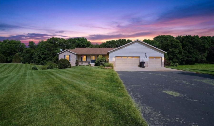 9546 Plow Point Ct SE, Alto, MI 49302 - 4 Beds, 3 Bath