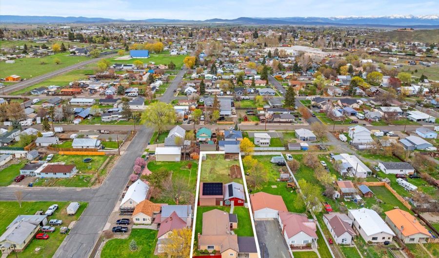 2142 COLORADO Ave, Baker City, OR 97814 - 3 Beds, 2 Bath
