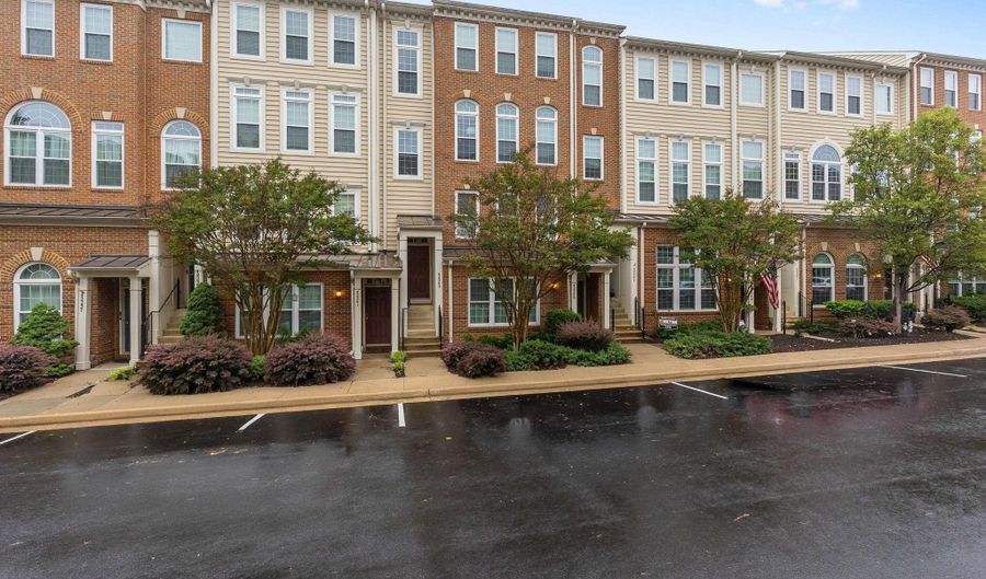42245 BLACK ROCK Ter, Aldie, VA 20105 - 2 Beds, 3 Bath