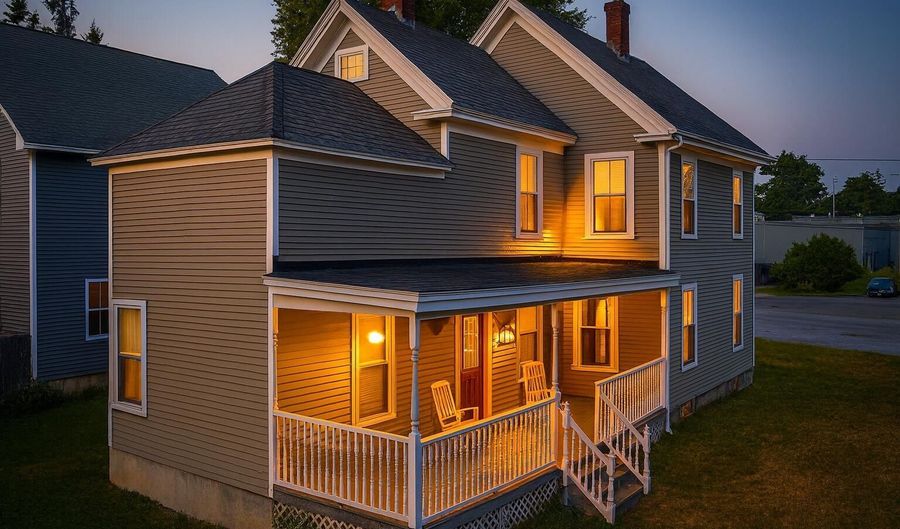 60 West St, Bangor, ME 04401 - 4 Beds, 2 Bath