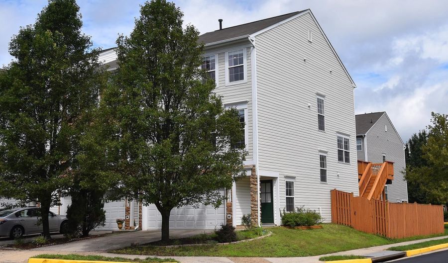 43696 PHELPS Ter, Ashburn, VA 20147 - 3 Beds, 4 Bath