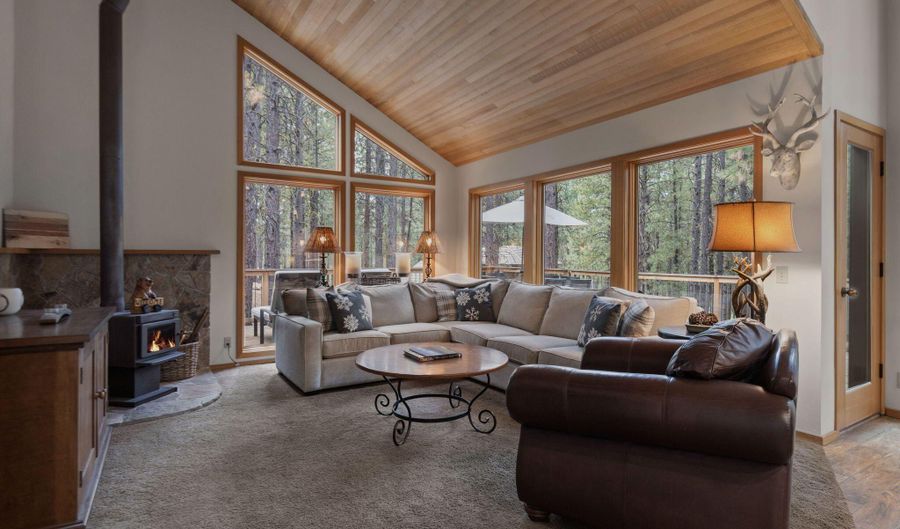 70335 Sword Fern GM249, Black Butte Ranch, OR 97759 - 4 Beds, 3 Bath
