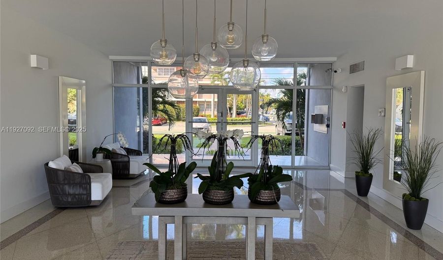 9381 E Bay Harbor Dr 402N, Bay Harbor Islands, FL 33154 - 1 Beds, 2 Bath