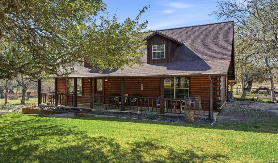 828 Shady Grv, Adkins, TX 78101 - 3 Beds, 2 Bath