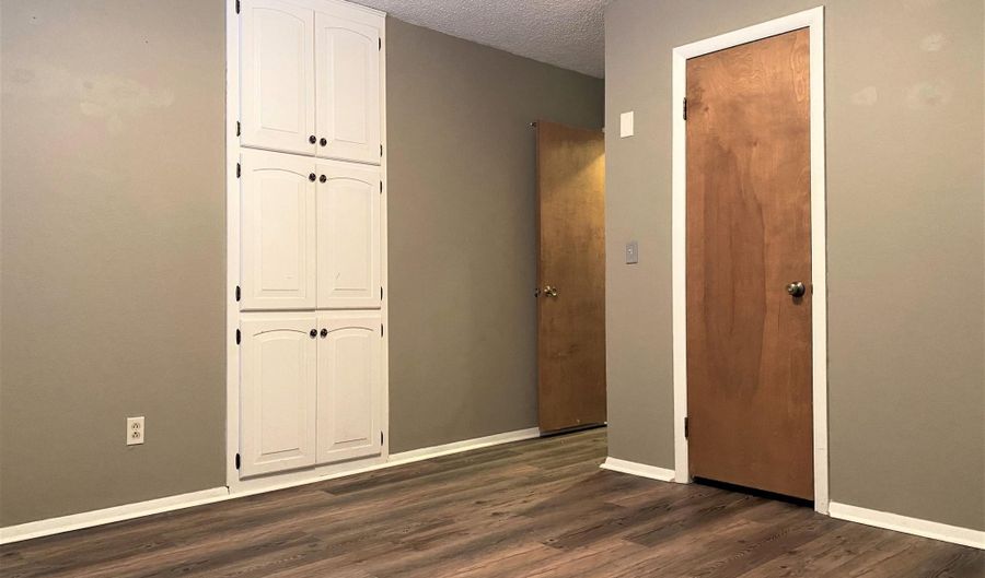 6001 GAINSBOROUGH Rd, Amarillo, TX 79106 - 3 Beds, 2 Bath