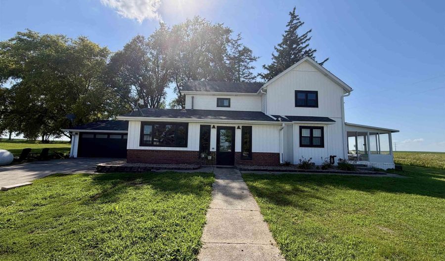 13498 Westbrook St, Ackley, IA 50601 - 4 Beds, 3 Bath
