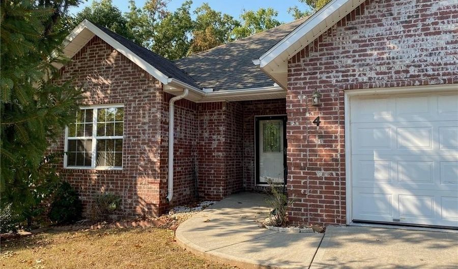 4 Sullivan Ln, Bella Vista, AR 72714 - 4 Beds, 3 Bath