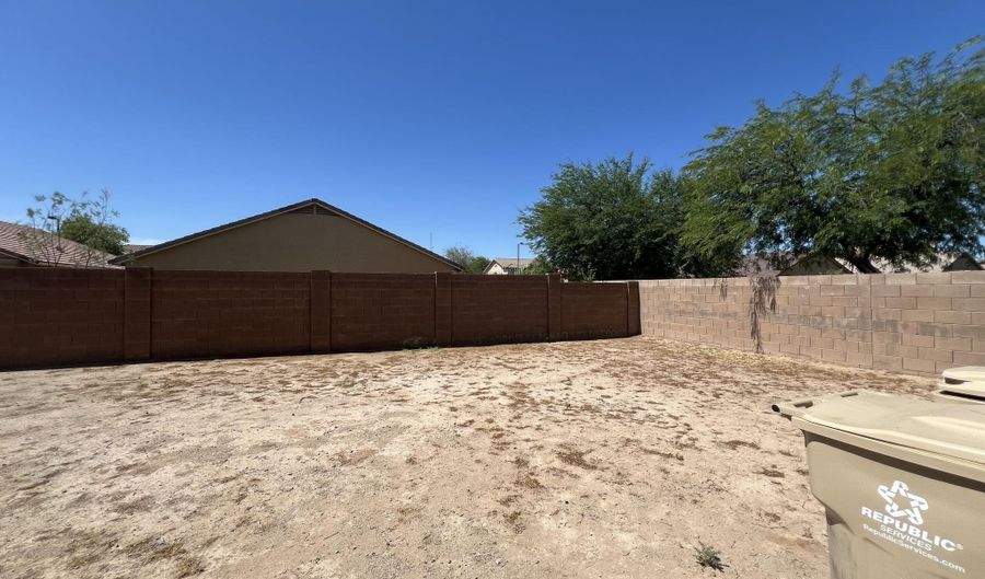 25161 W CARSON Ct, Buckeye, AZ 85326 - 4 Beds, 2 Bath