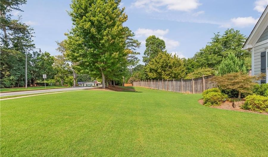 4512 Greyfriars Ln, Acworth, GA 30101 - 5 Beds, 3 Bath