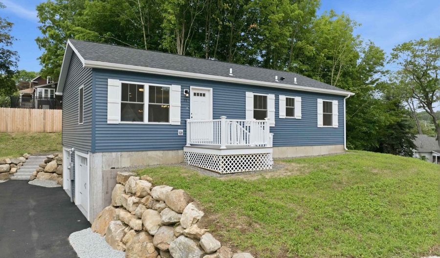 28 Cottage Pl, Ashland, NH 03217 - 3 Beds, 2 Bath