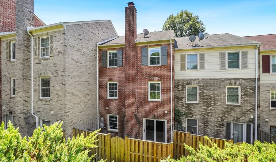 7602 WESTLAKE Ter 19, Bethesda, MD 20817 - 4 Beds, 4 Bath