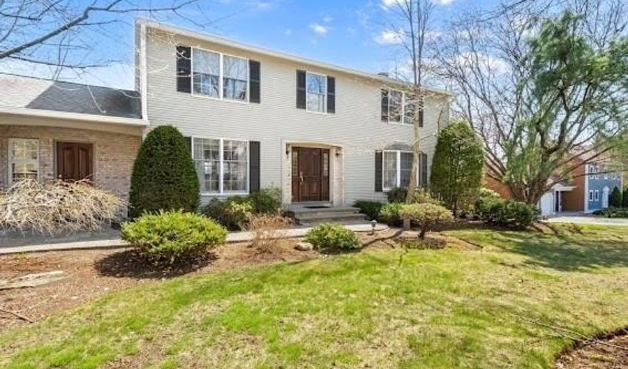 61 Kimberly Ln, Cranston, RI 02921 - 4 Beds, 4 Bath