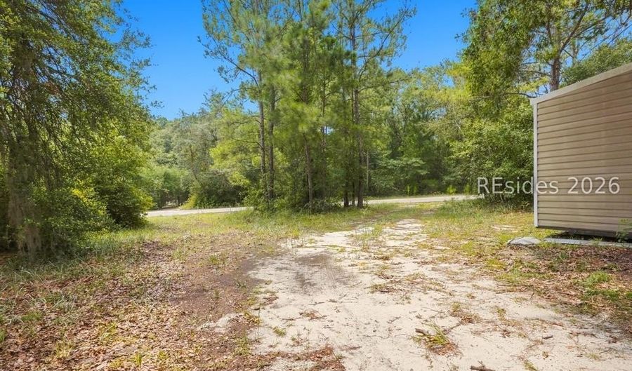 8 Star Magnolia Dr, Beaufort, SC 29907 - 3 Beds, 2 Bath