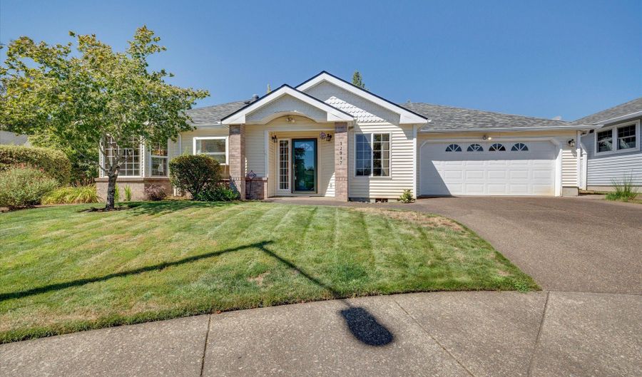 12997 SE LA CRESTA Dr, Milwaukie, OR 97222 - 3 Beds, 2 Bath