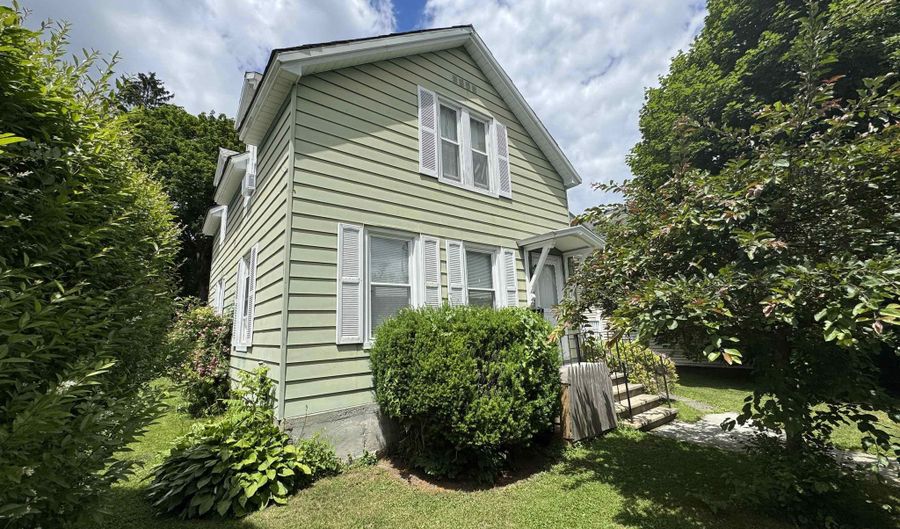 107 Jefferson Ave, Bennington, VT 05201 - 3 Beds, 2 Bath