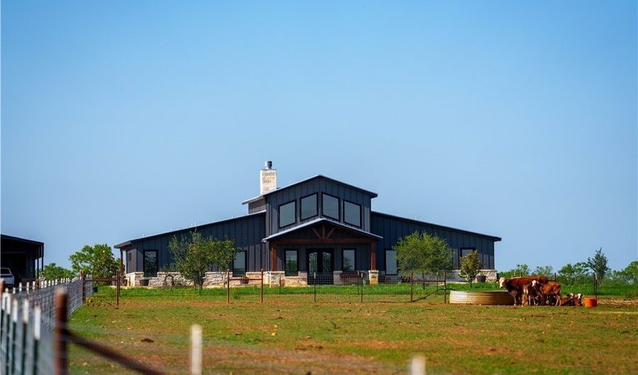 12093 Sulphur Springs Rd, Adkins, TX 78101 - 5 Beds, 4 Bath