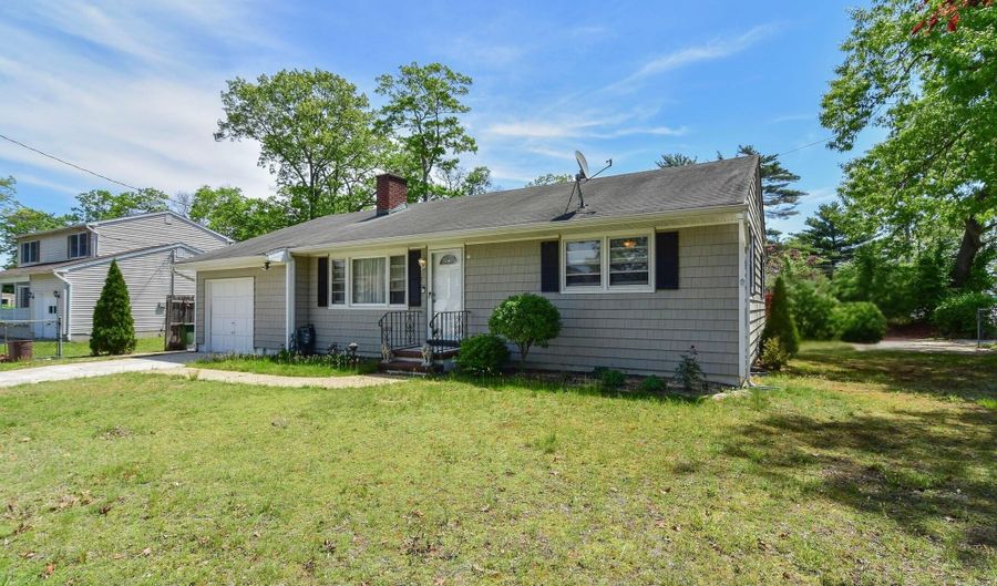 653 Ship Ave, Beachwood, NJ 08722 - 3 Beds, 2 Bath