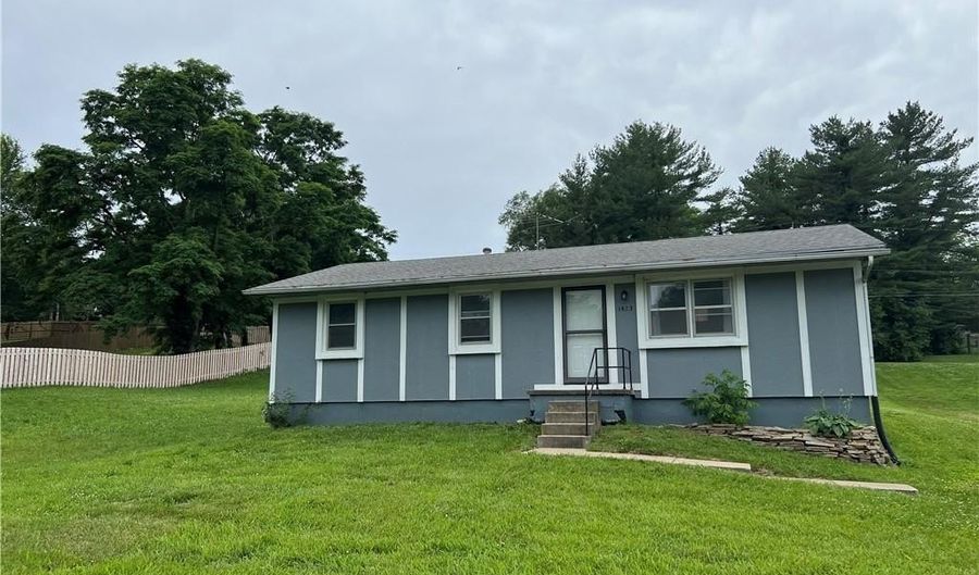 1423 Hickory St, Atchison, KS 66002 - 3 Beds, 1 Bath