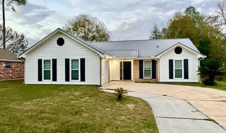 4081 Groveland Rd, Ocean Springs, MS 39564 - 3 Beds, 2 Bath