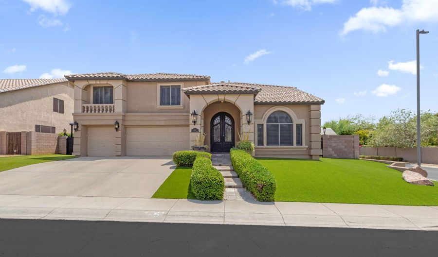 4537 E BLUE SKY Dr, Cave Creek, AZ 85331 - 5 Beds, 4 Bath