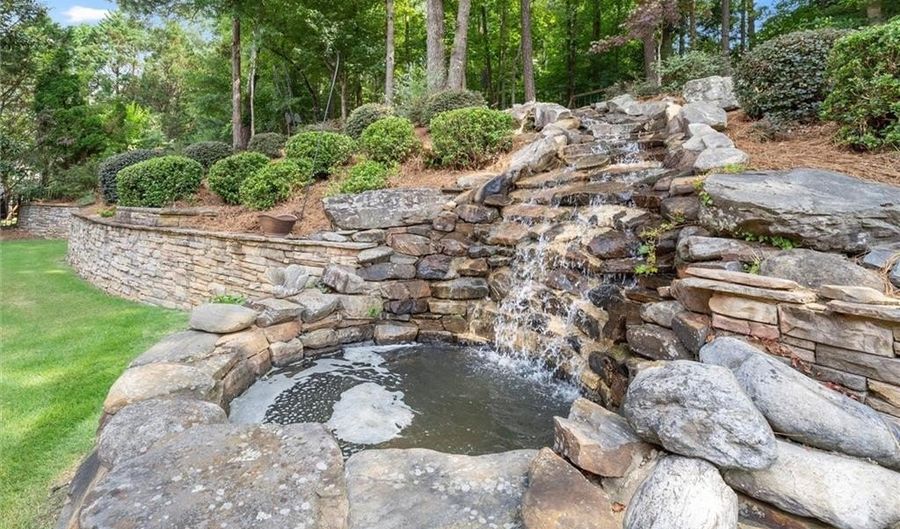 8475 High Hampton, Alpharetta, GA 30022 - 5 Beds, 5 Bath