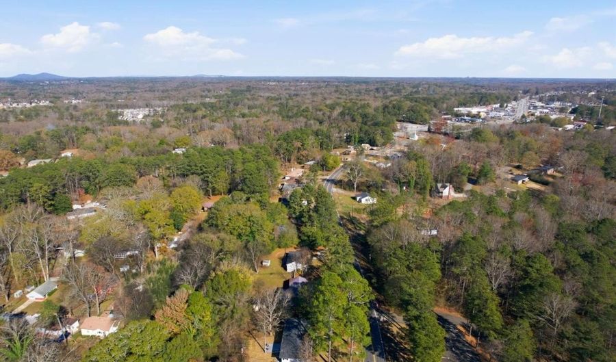 5804 S Gordon Rd, Austell, GA 30168 - 3 Beds, 2 Bath