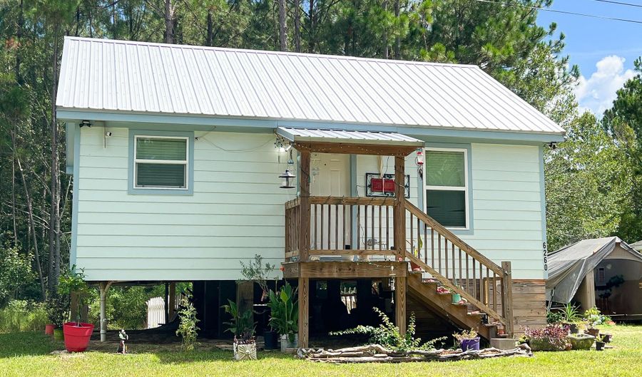 6260 E Oktibbeha St, Bay St. Louis, MS 39520 - 1 Beds, 1 Bath