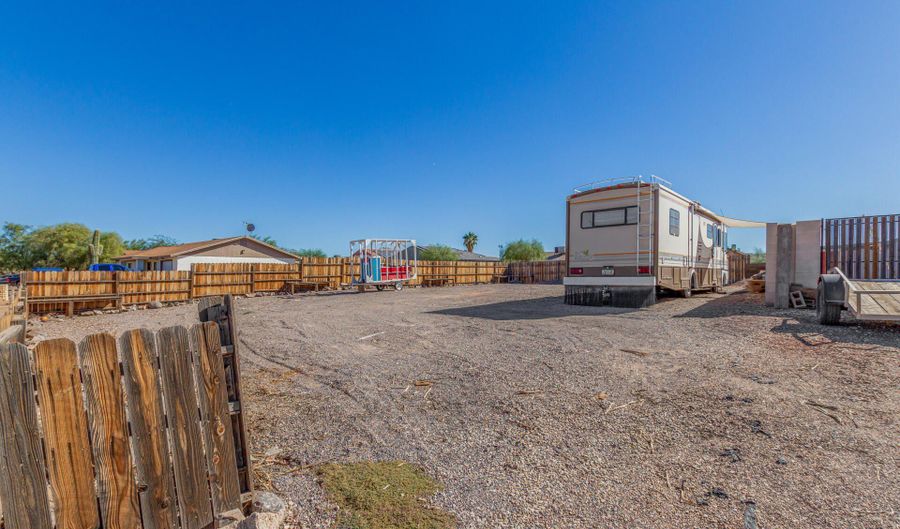 8995 W ONEIDA Dr, Arizona City, AZ 85123 - 3 Beds, 2 Bath