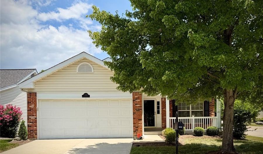 10218 Carlton Place Ct, Affton, MO 63123 - 2 Beds, 3 Bath