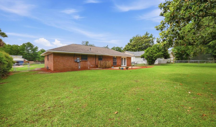 16304 Waycross Dr, Biloxi, MS 39532 - 3 Beds, 2 Bath
