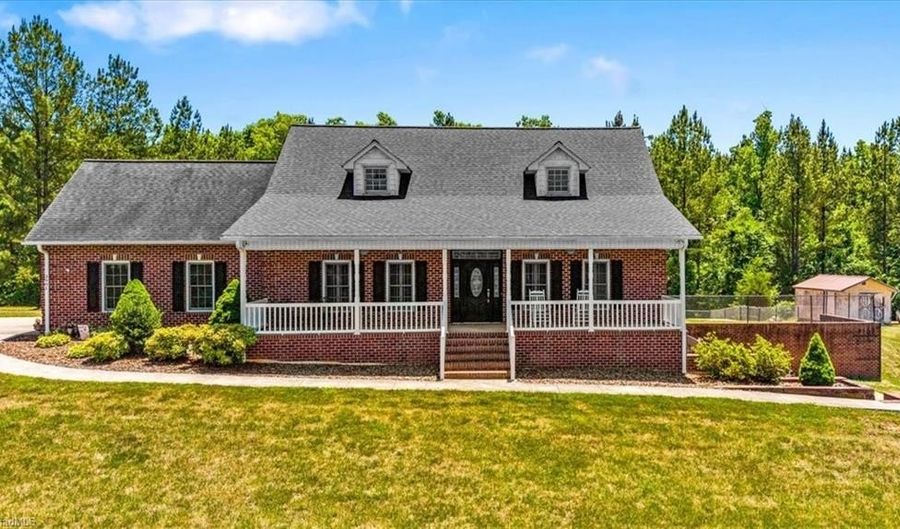 3901 Old Lexington Rd, Asheboro, NC 27205 - 3 Beds, 4 Bath