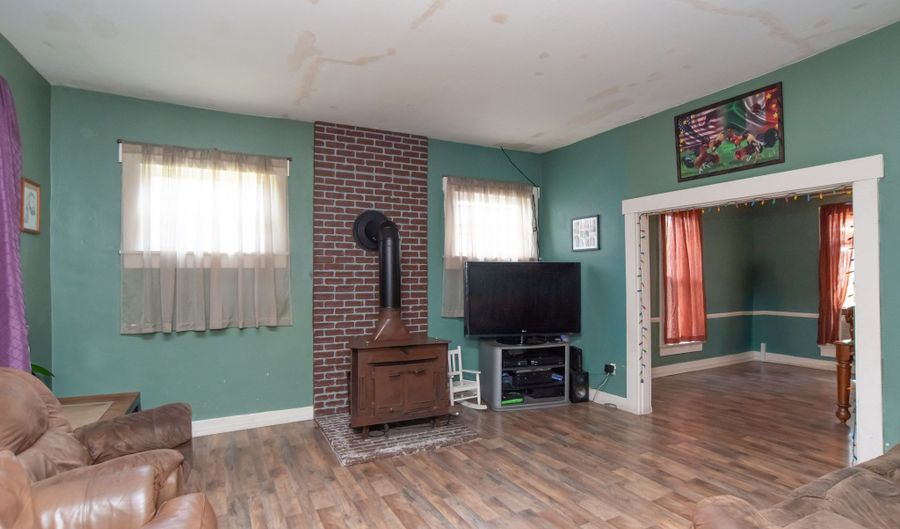1019 W 9th St, Anderson, IN 46016 - 3 Beds, 2 Bath