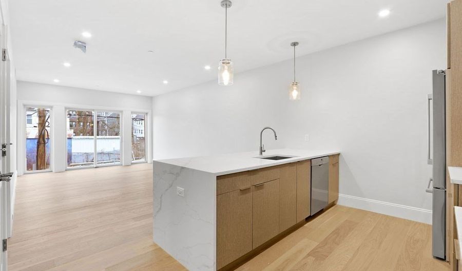 230 Washington St 7, Boston, MA 02135 - 1 Beds, 1 Bath