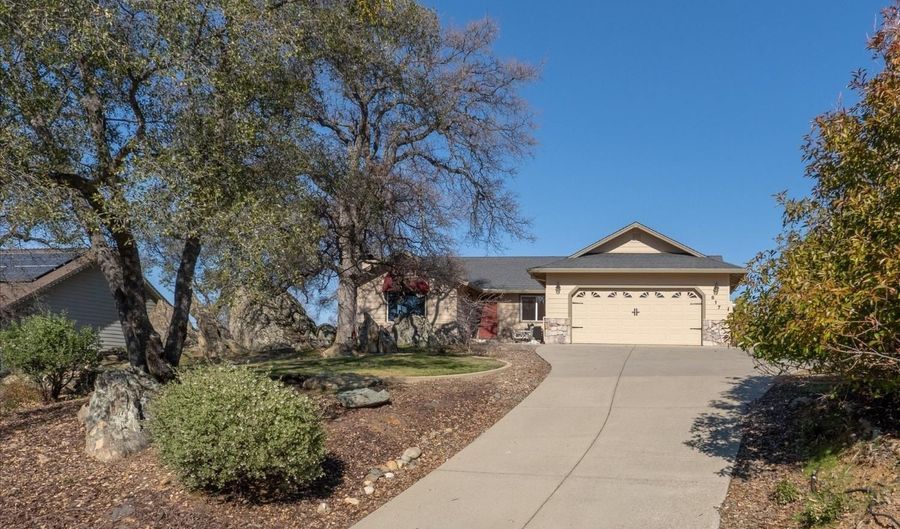 617 Live Oak Dr, Angels Camp, CA 95222 - 3 Beds, 2 Bath