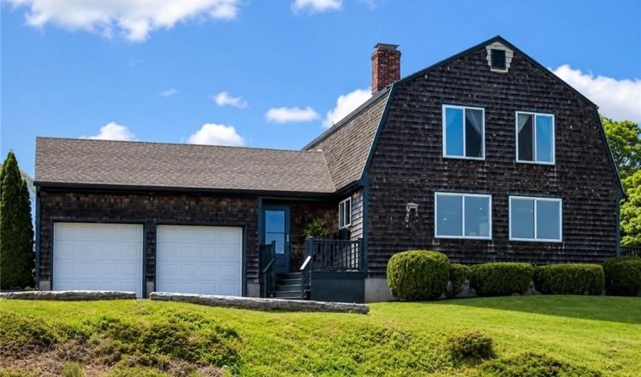 6 J H Dwyer Dr, Middletown, RI 02842 - 3 Beds, 2 Bath
