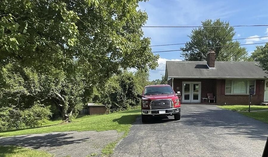 2685 Dearing Ford Rd, Altavista, VA 24517 - 7 Beds, 5 Bath
