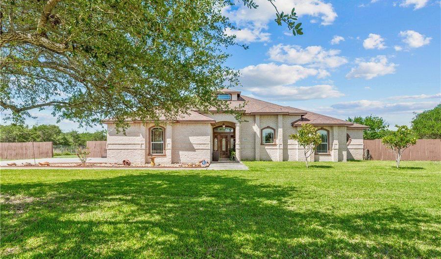 1449 W Nelson Ave, Aransas Pass, TX 78336 - 3 Beds, 4 Bath