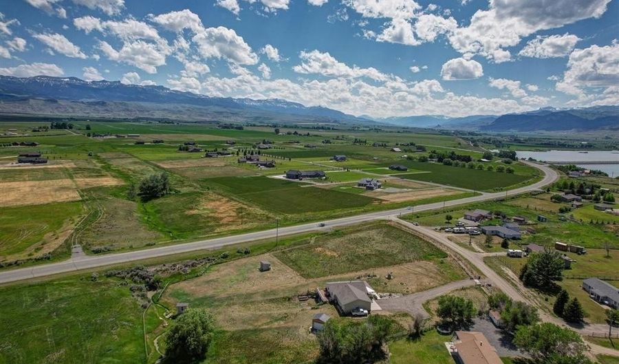 14 Absoraka Dr, Cody, WY 82414 - 5 Beds, 3 Bath
