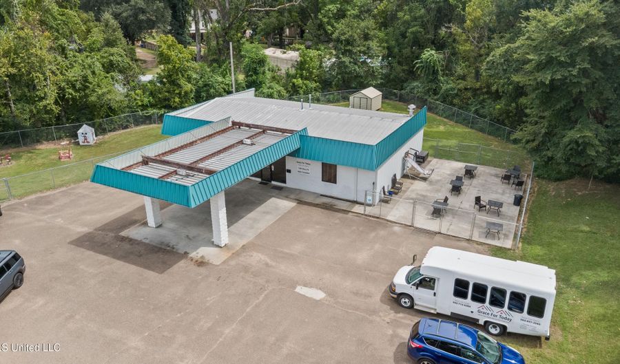 166 Highway 51, Batesville, MS 38606 - 0 Beds, 2 Bath