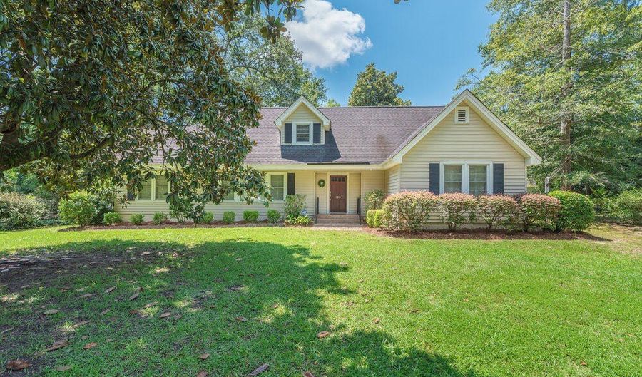120 Nightingale St, Barnwell, SC 29812 - 4 Beds, 2 Bath